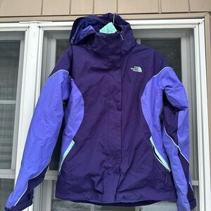 The North Face Women's Dark Purple and Light Blue Ski Jacket